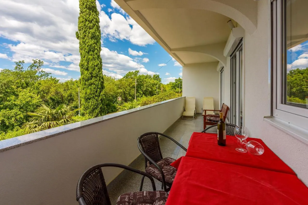 Apartments Dolloree Dramalj Croatia