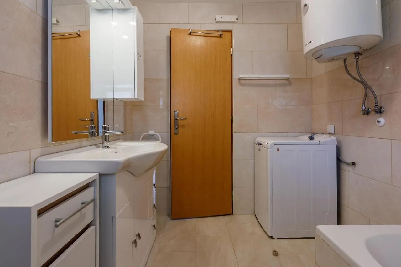 Apartments Dolloree Dramalj